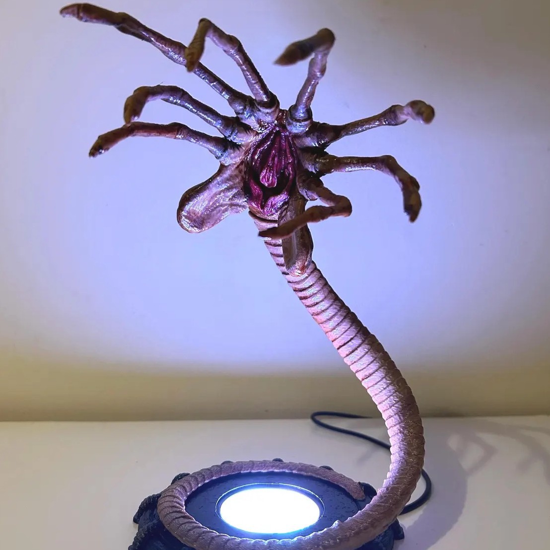 Alien Facehugger Lamp Nightlig - đánh giá và giá Neon Sign Party
