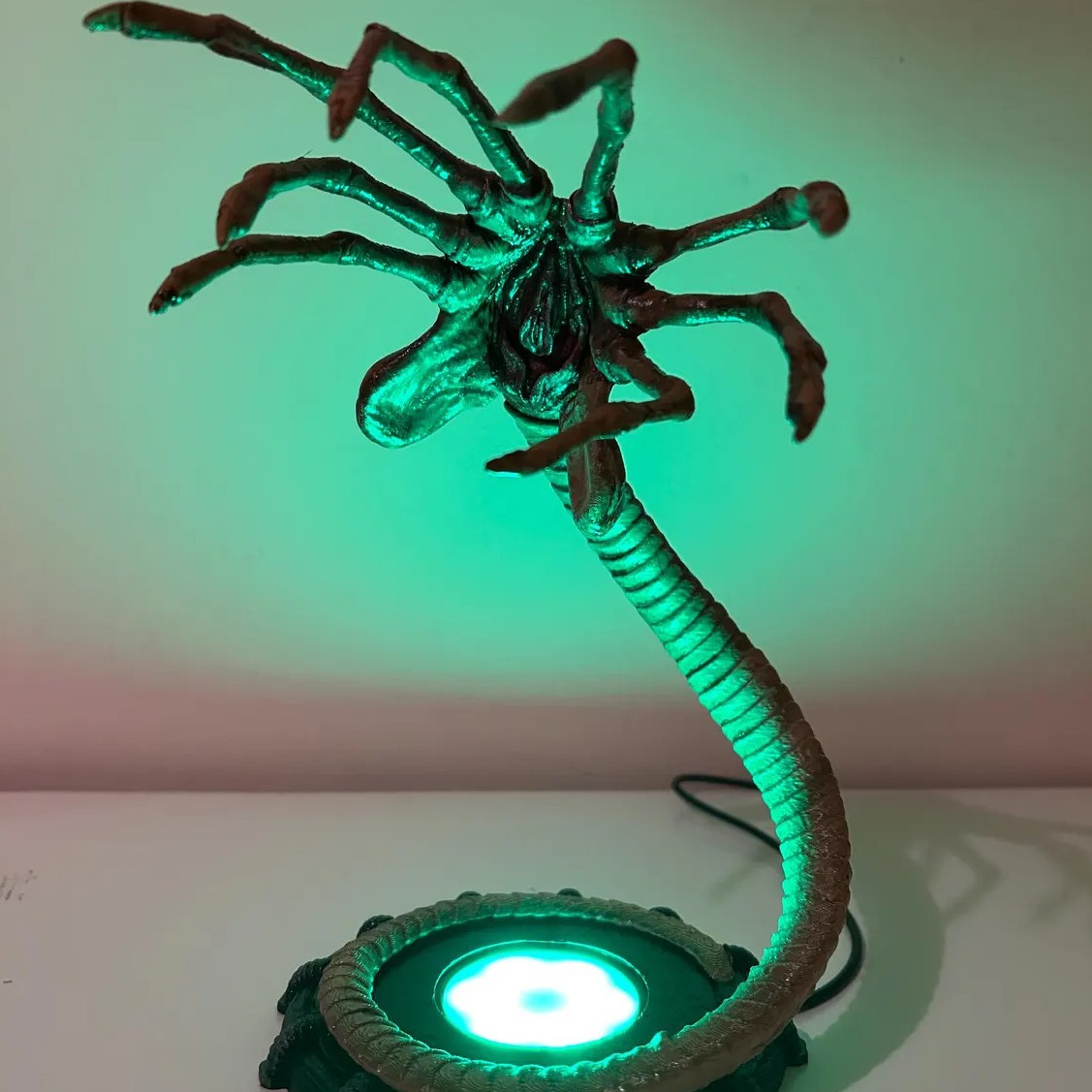 Alien Facehugger Lamp Nightlig - đánh giá và giá Neon Sign Party